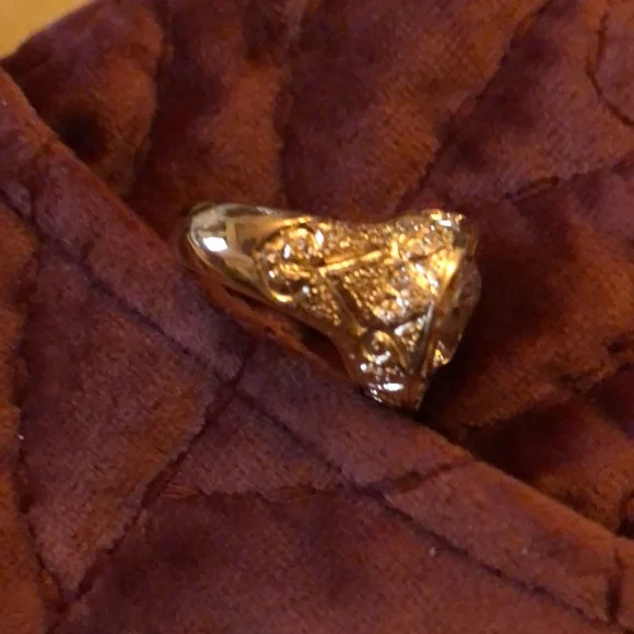 Ring - Picture 5 of 5